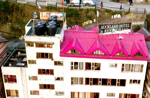Auckland Hotel and Restaurant Near Mall Road