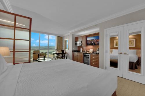 Aurora Haven MGM