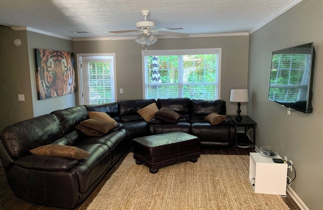 AUsome condo - 2BR/2.5BA - Just listed!
