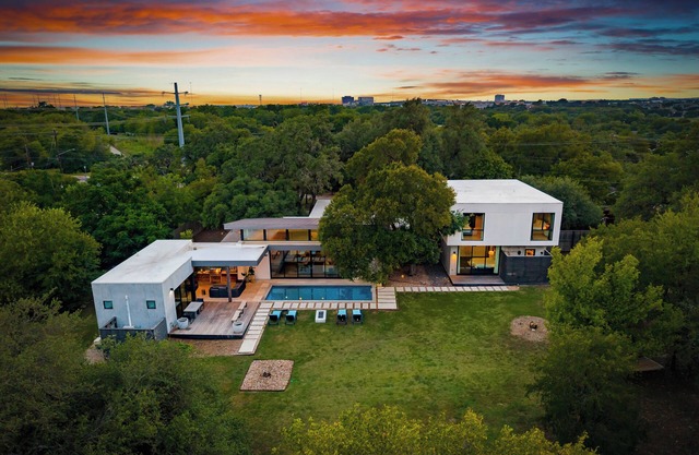 Austin Grove/Pool . Fire Pit