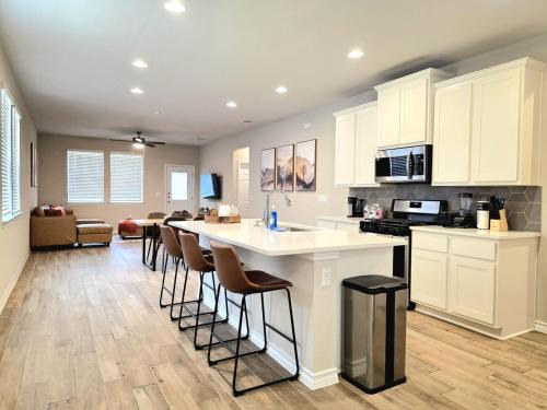 Austin House w Pool! by Airport, Tesla, and more!