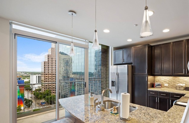 Austin Stylish 1BD 1BA Apartment