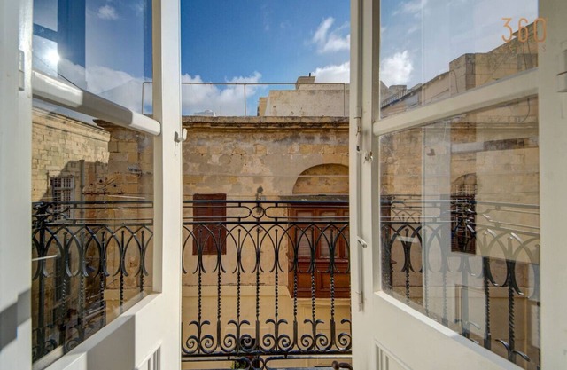 Authentic 1BR home in the Heart of Birgu!