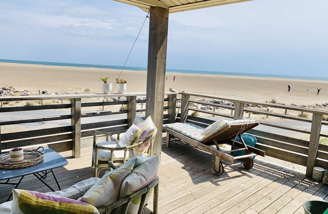 Authentic chalet on stilts facing the sea (15 m) - 4-star services