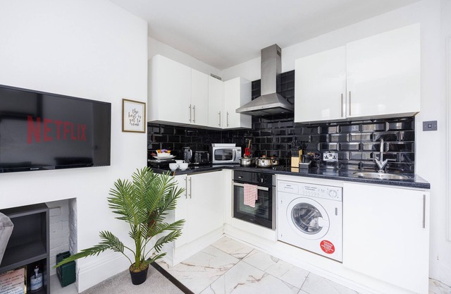 AV Stays London Bridge 2 Bed Apartment