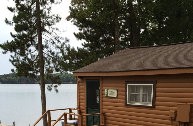 Available July 9-16, 2023 Fresh clean 2 bedroom cabin on Little St Germain Lake