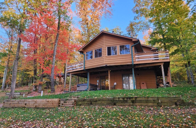 Available Thanksgiving!-Hot Tub, EV, 2 Kings