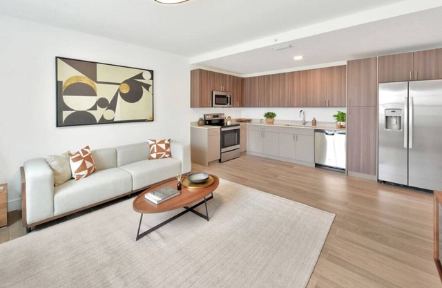 Aviara On The Ave - 'Gardenia' - 402 · 'Gardenia' - The Designer Apartment