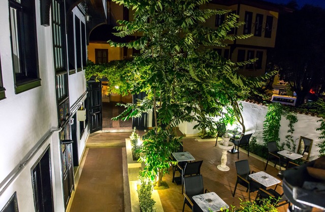 Avlu Tophane