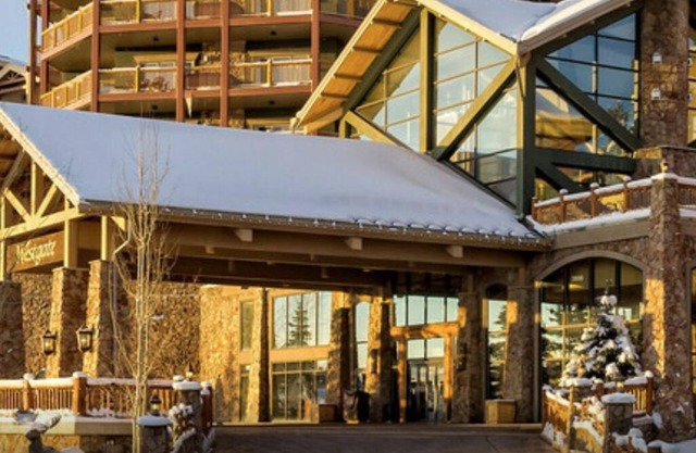 Award winning, 2 BR w/full kitchen, WiFi, Hot tub, FP, parking, Gym, pool, etc
