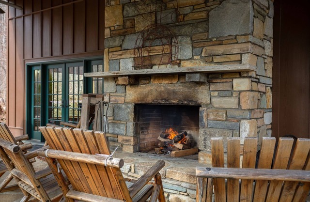 Awesome amenities—hot tub, pool table, foosball and outdoor/indoor fireplaces!
