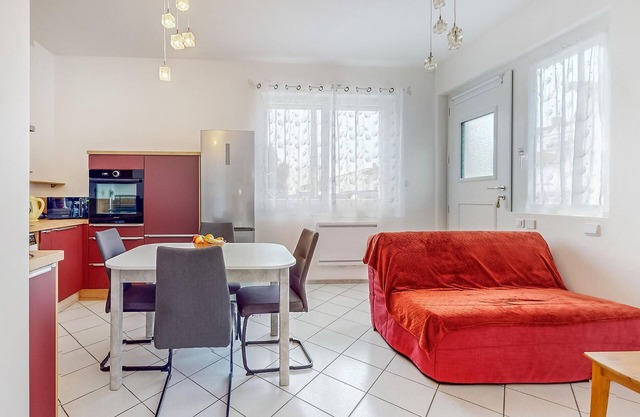 Awesome apartment in Royan with Wi-Fi