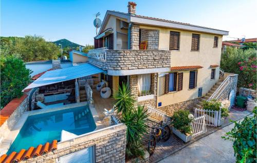 Awesome Apartment In Zdrelac With Sauna