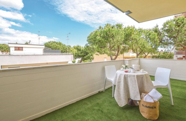 Awesome apartment in Lido di Fermo