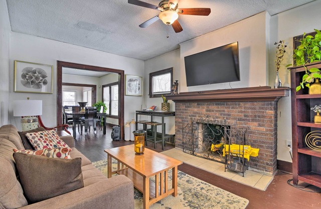 Awesome Detroit Apartment < 3 Mi to Midtown!