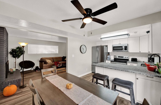 AWESOME FULLY REMODELED TOWNHOUSE NEAR MOUTAINS AND CITY W/NEW EVERYTHING