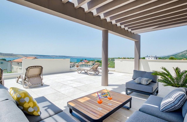 Awesome home in Starigrad Paklenica