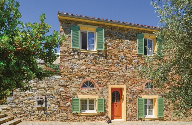 Awesome home in Santa Maria Poggio