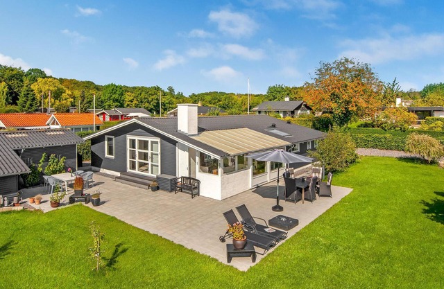 Awesome home in Haderslev with kitchen