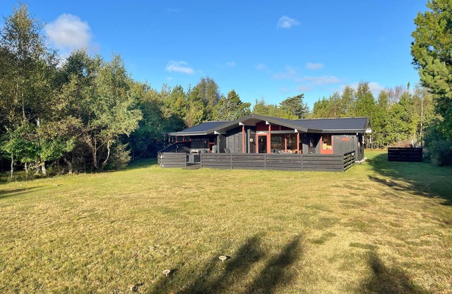 Awesome home in Jerup with WiFi