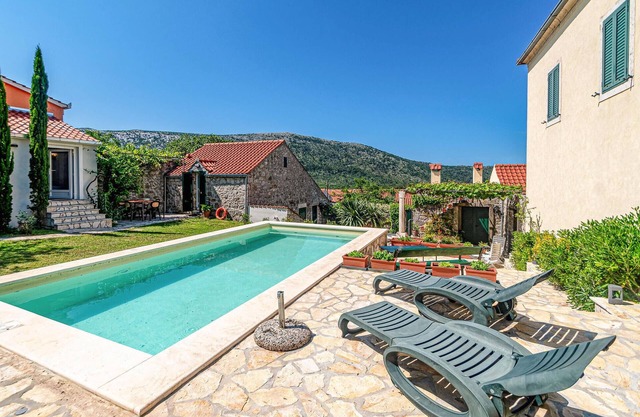 Awesome home in Kuna Peljeska with WiFi