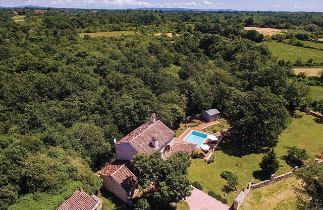 Awesome home in Klarici with WiFi