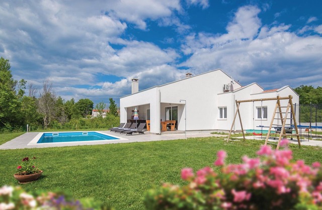 Awesome home in Labin with kitchen