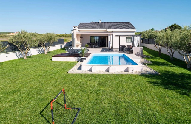 Awesome home in Ljubac