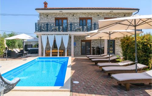 Awesome Home In Marcana