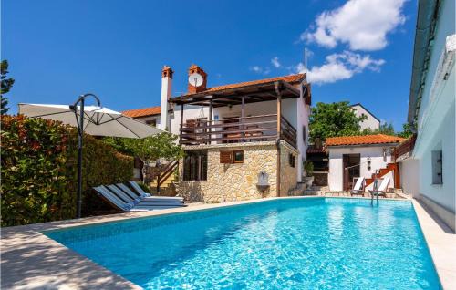 Awesome Home In Risika