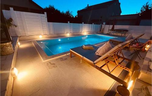 Awesome Home In Trilj