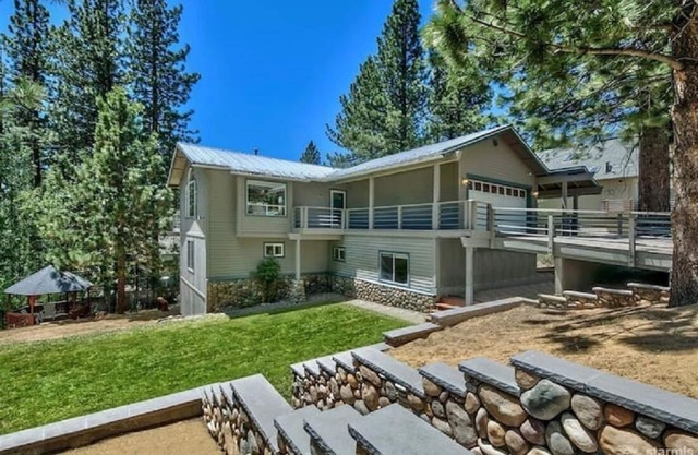 Awesome House/Near Casinos, Hiking, Skiing & Lake