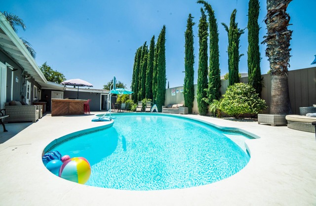 Awesome House w/Heated Pool