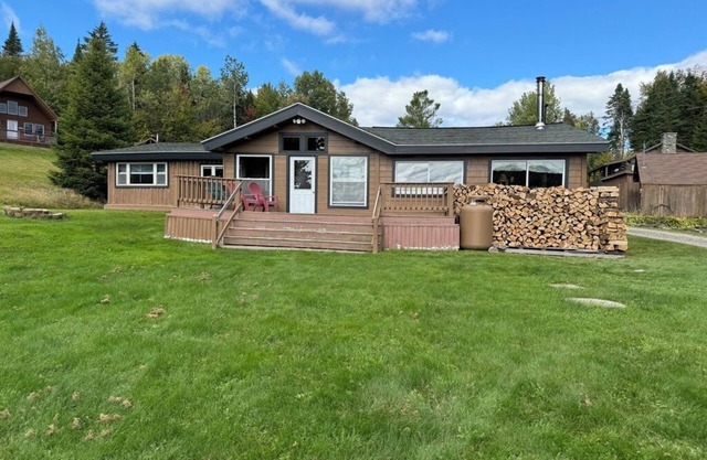 Awesome Log Cabin on the 1st Connecticut Lake!