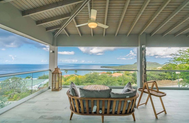 Awesome luxurious villa with big private pool and magnificent sea view.