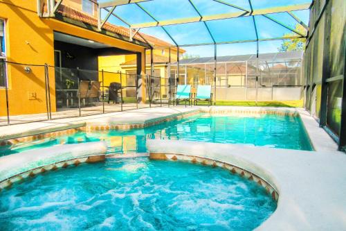 Awesome Movie Themed 6 Bedroom Villa with PoolSpa