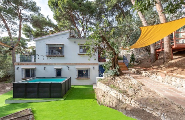 Axarquía - Two Bedroom Chalet, Sleeps 6