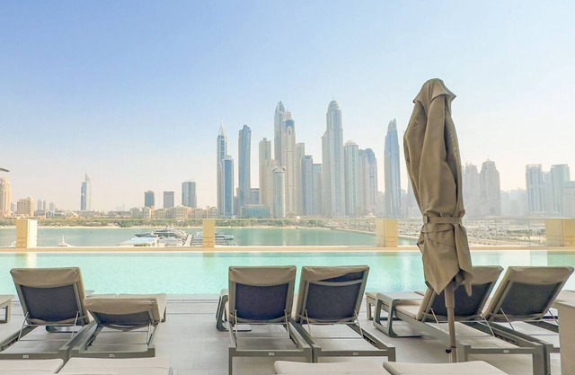 Aya - Beachfront Apartment With all Amenities and Pool