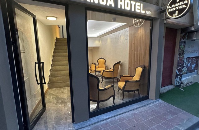 AYA LANGA HOTEL