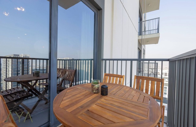 Aya - Prime City-View Apartment in Park Ridge Tower C