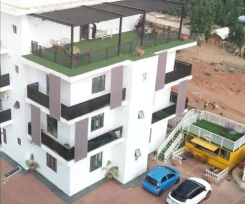 Ayahs Court