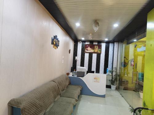 Ayodhya Palace Hotel & Restaurant