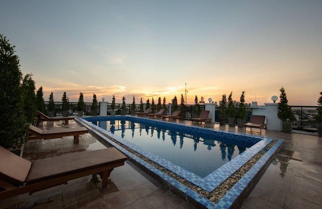 Azalea Parkview Hotel