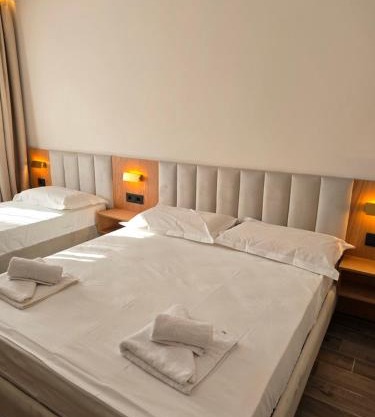 Azure Hotel Dhermi