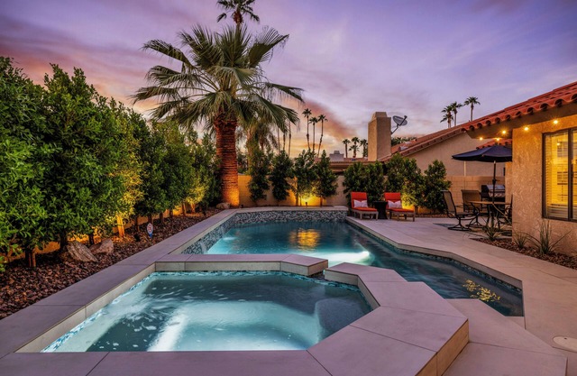 Azure Oasis - Saltwater Pool & Spa with putting green!