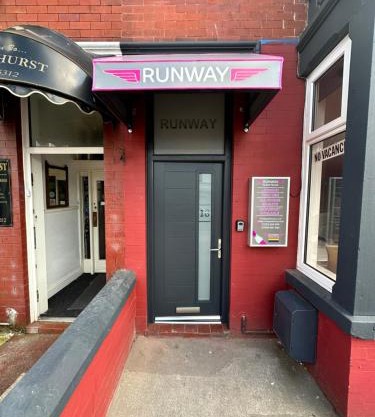 B&B Runway Blackpool - Minutes From Winter Gardens - Dog Friendly - Exceptionally Quiet - Very Close H&A Social Club