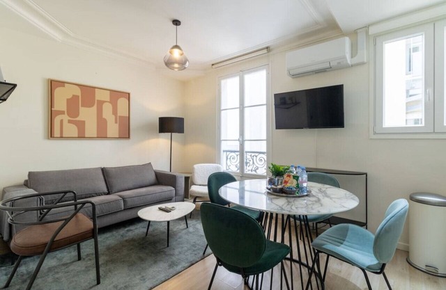 B2.Two Bedrooms#Champs Elysées#Arc de Triomphe#AC