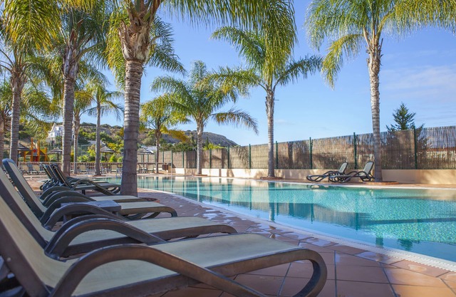 B27 - Luz Bay 2 Bedroom Apartment