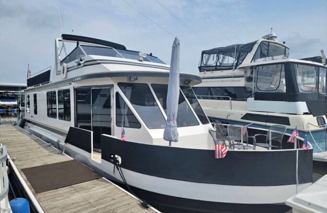 b3 FIVE7 Yacht - 2 bedroom