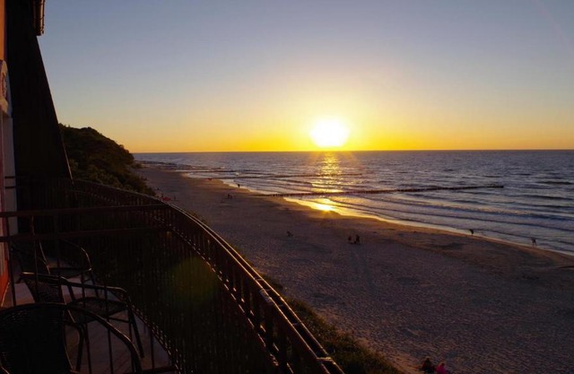 BAłTYK NAD MORZEM-PRZY PLAŻY